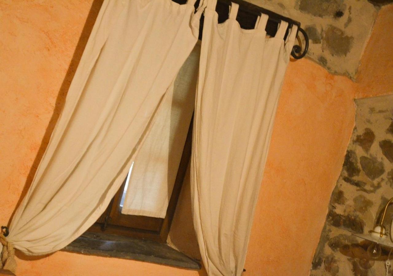 Bed & Breakfast Il Cappellaio Matto Montalto Ligure