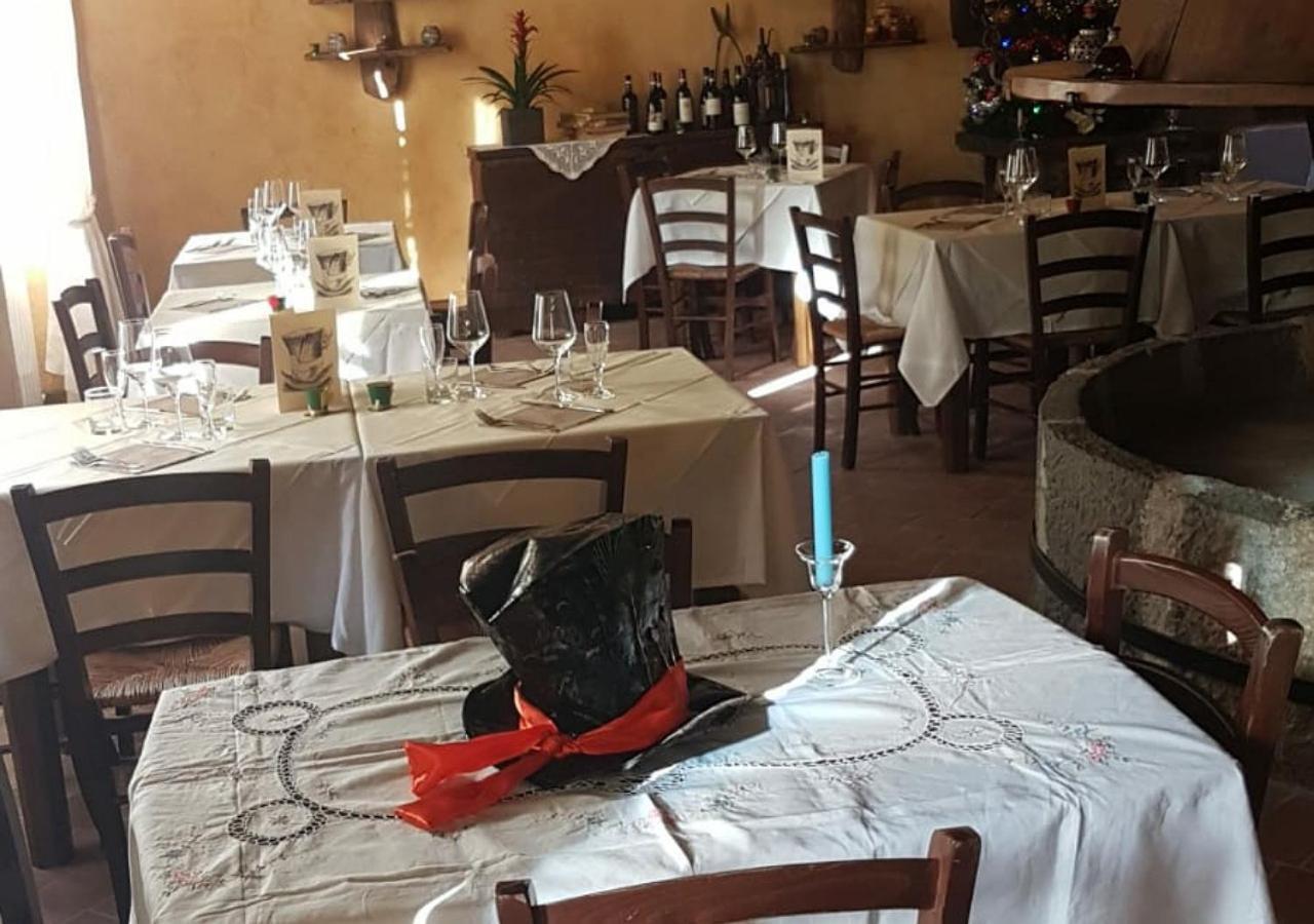 Il Cappellaio Matto * Montalto Ligure